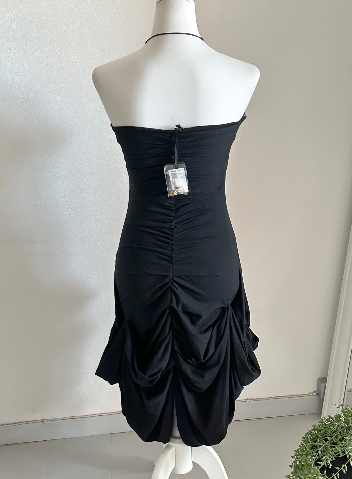 Robe midi bustier noire cintrée froncée à volants "Celyn B" y2k Japan neuf